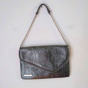 💥 EUC Nine West Gray/Silver Shoulder Chain Bag